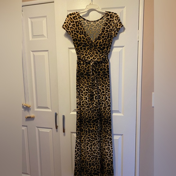 Leopard Print Maxi Dress - Picture 1 of 3